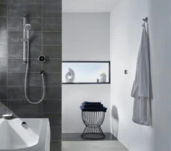 Aqualisa Quartz Touch Slide Rail Kit With Digital Concealed Valve And Bath Filler 12 Aqualisa Quartz Touch Slide Rail Kit With Digital Concealed Valve And Bath Filler -Shower Room M700 2021 9 20 12 27 16 894