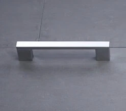 Roper Rhodes Modern Square Chrome Grab Bar 7 Roper Rhodes Modern Square Chrome Grab Bar -Shower Room M700 2022 10 1 7 58 17 304